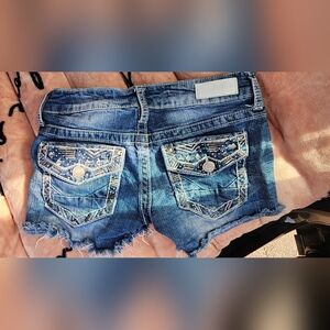 DAYTRIP SHORTS
